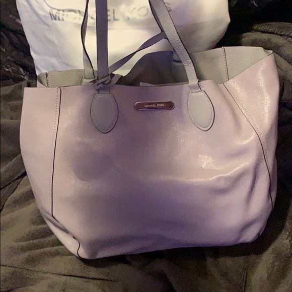 Michael Kors Reversible tote - Picture 2 of 4